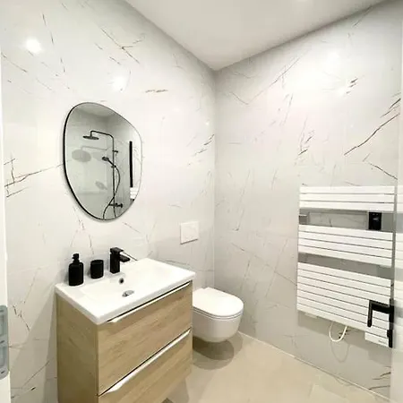 Apartment Moderne + Parking A 50m De La